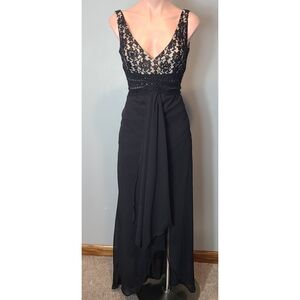 Elegant Black Lace Evening Gown Sz 6 Helene Blake